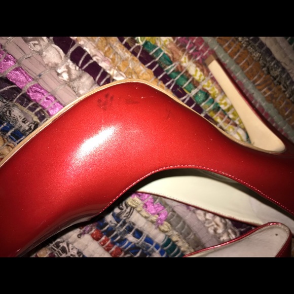 Red Heels - Picture 5 of 7